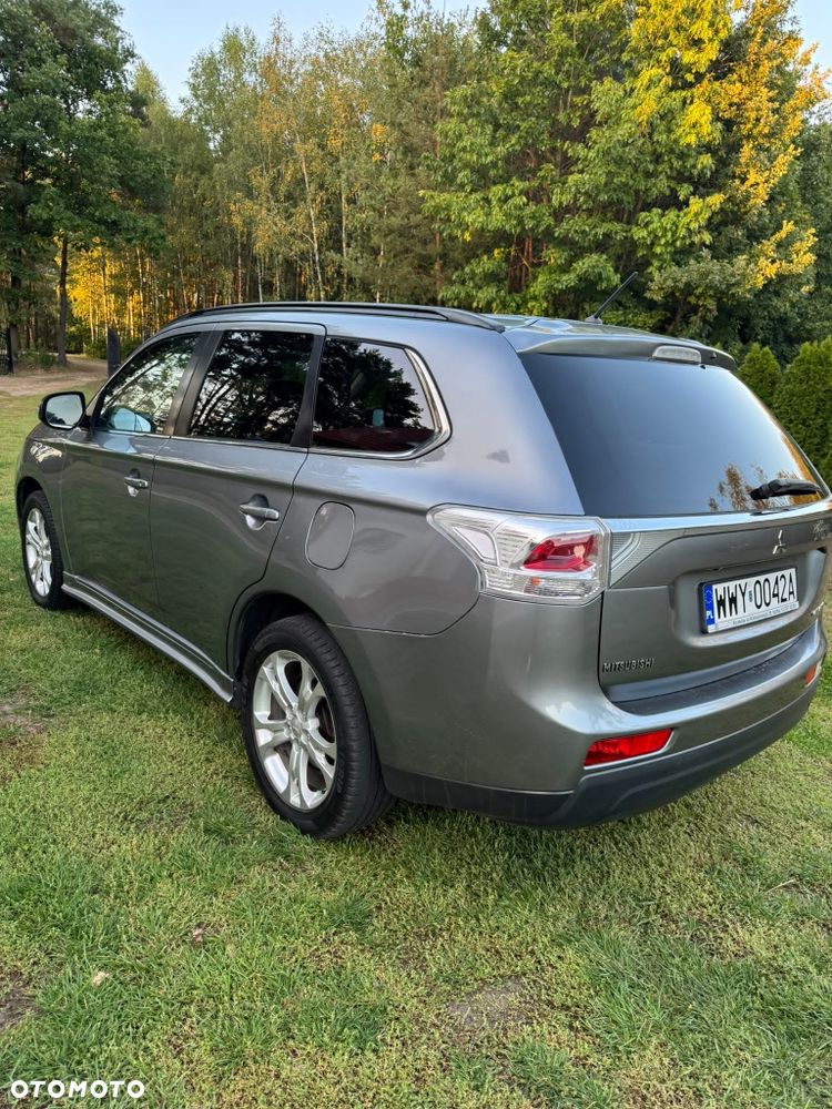 Mitsubishi Outlander - 4