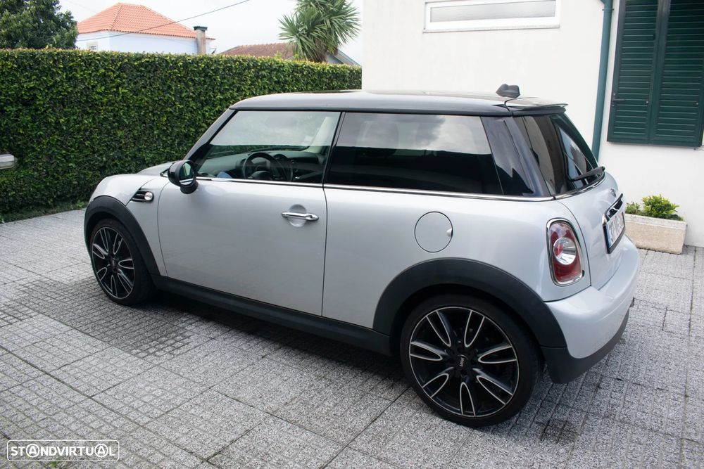 MINI 3 Portas Cooper D - 3