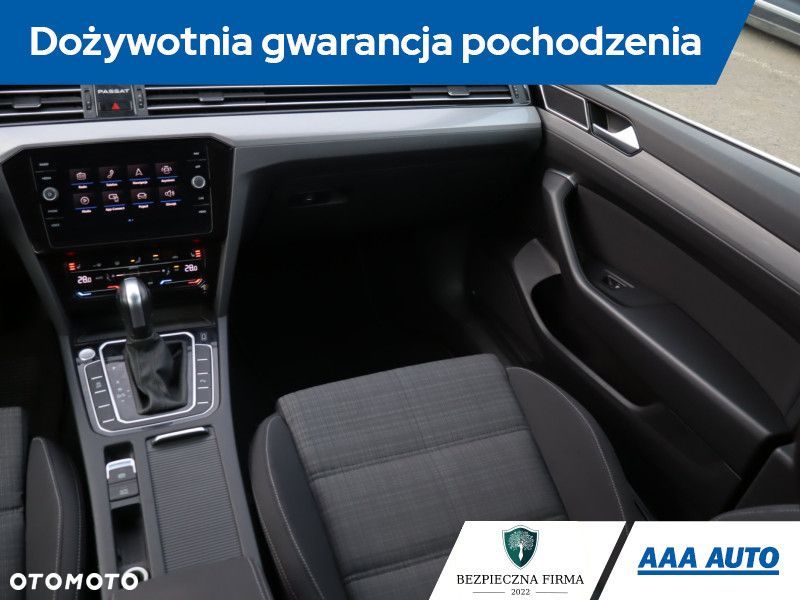 Volkswagen Passat Variant - 10