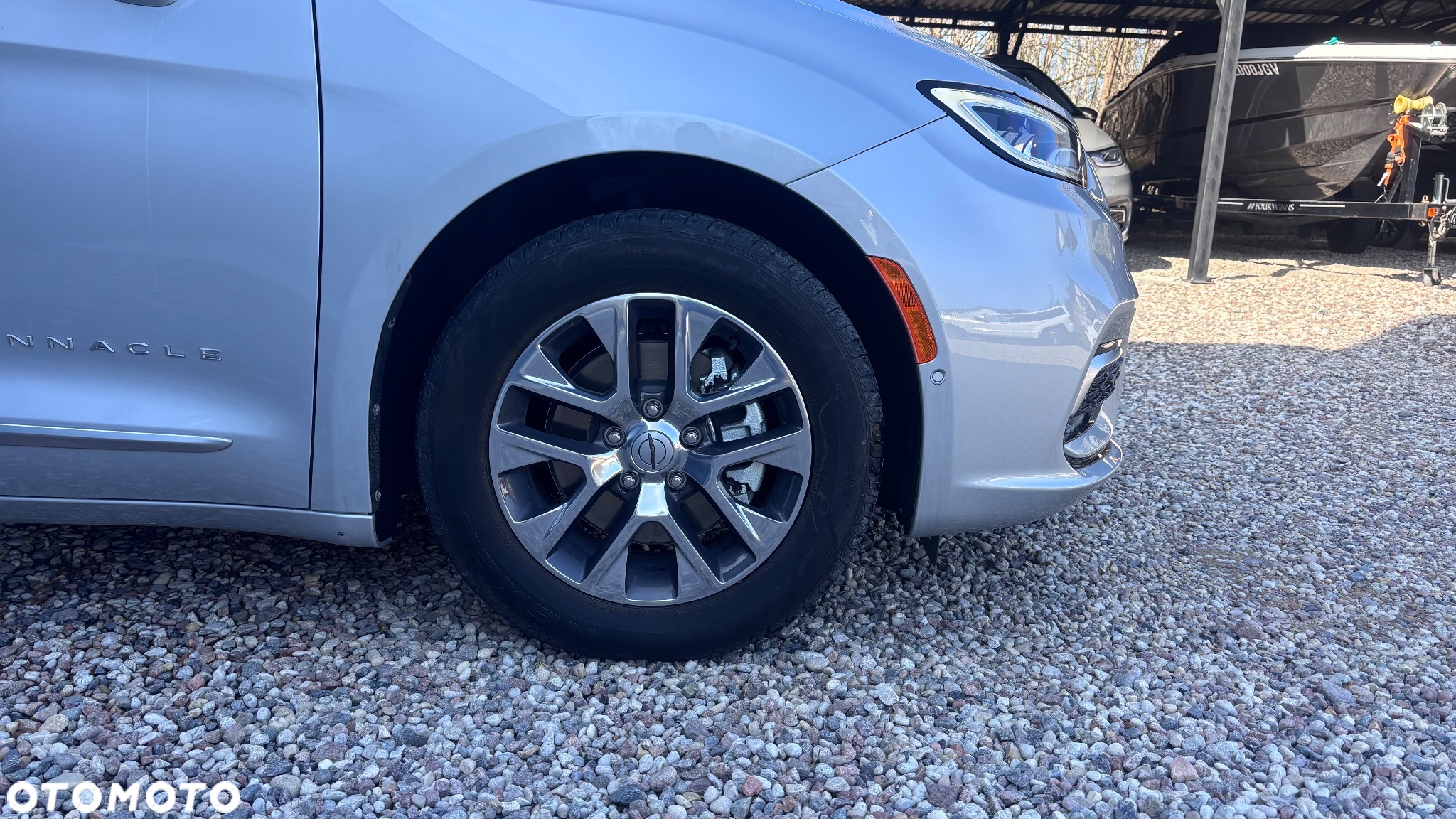 Chrysler Pacifica - 3