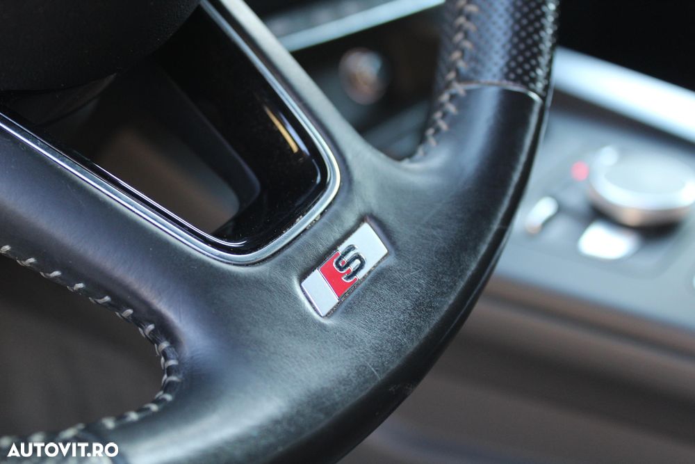 Audi A4 Avant 2.0 40 TDI quattro S tronic S Line - 36