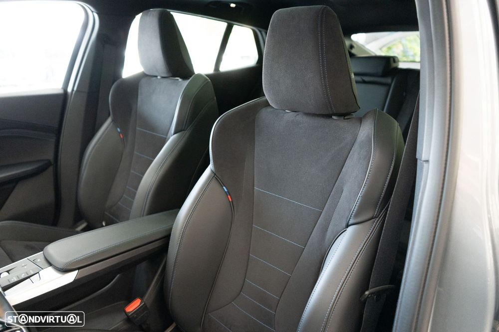 BMW iX2 eDrive20 Pack Desportivo M - 9