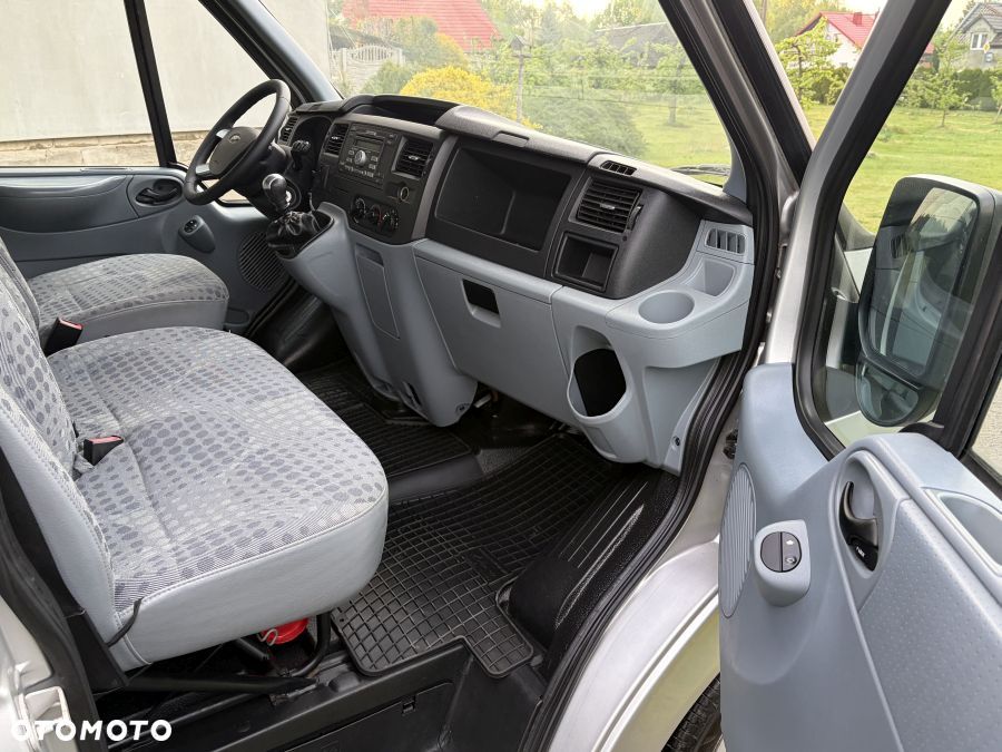Ford Transit - 26