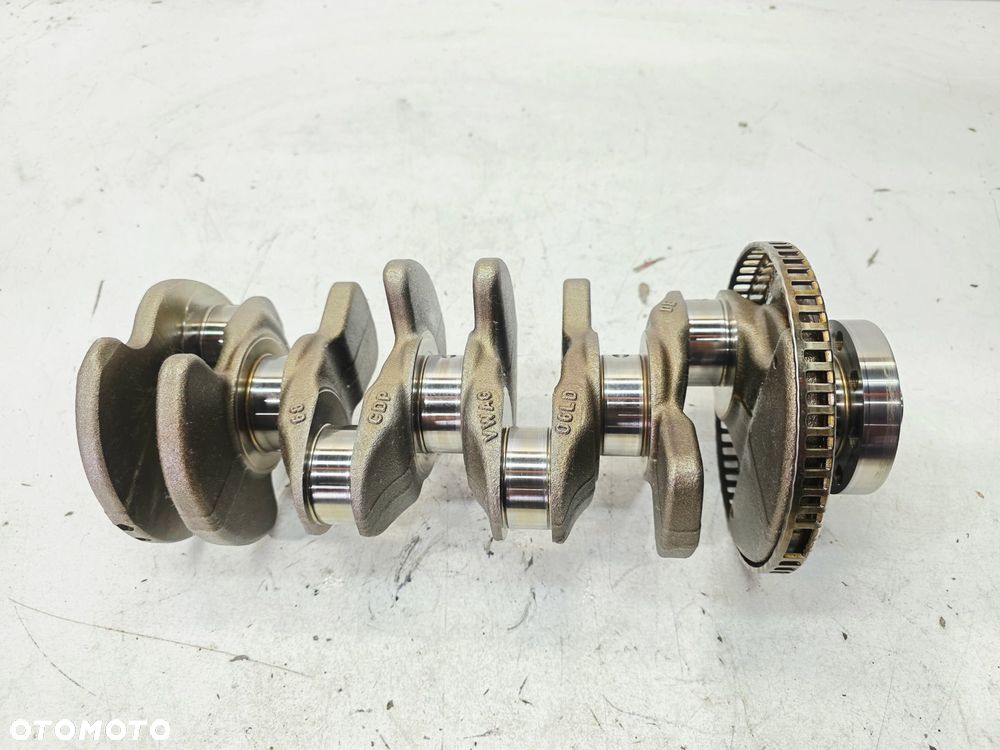 WAŁ KORBOWY AUDI A4 B9 A5 8W VOLKSWAGEN SEAT 2.0 TFSI 06LD 06L105101D 7/26 - 2