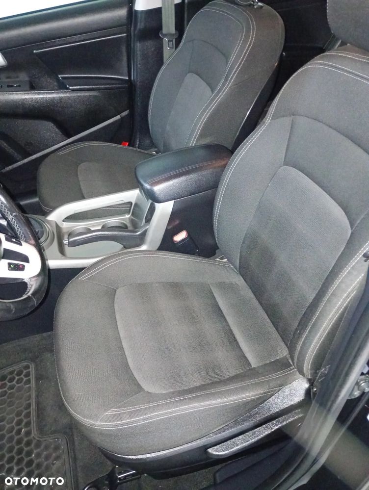 Kia Sportage 2.0 CRDI L AWD - 9