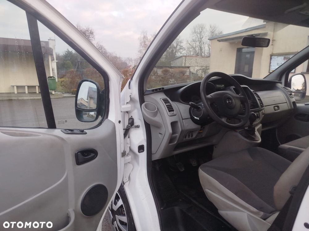 Opel Vivaro - 12