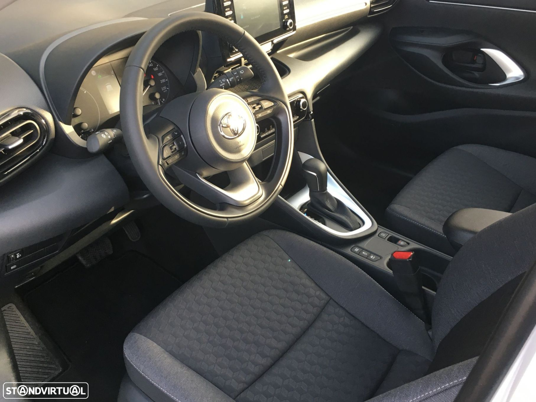 Toyota Yaris 1.5 HDF Comfort Plus - 10