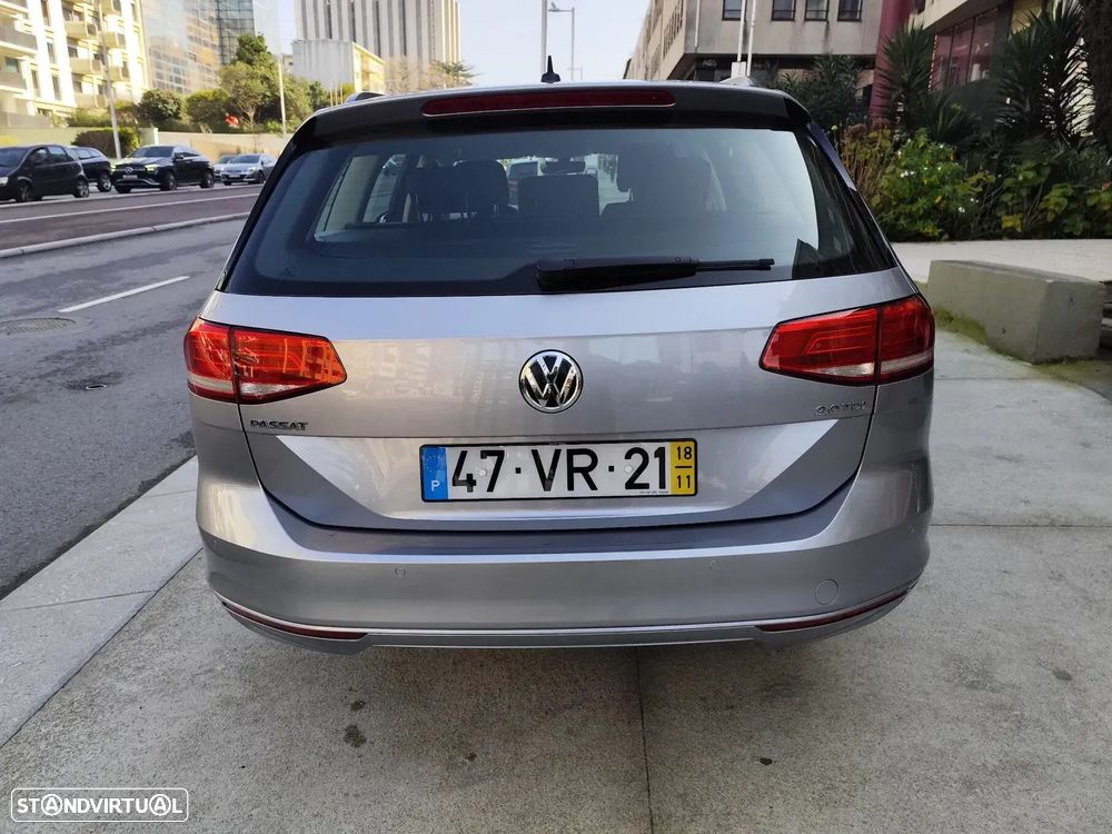 VW Passat Variant 2.0 TDI Confortline DSG - 11