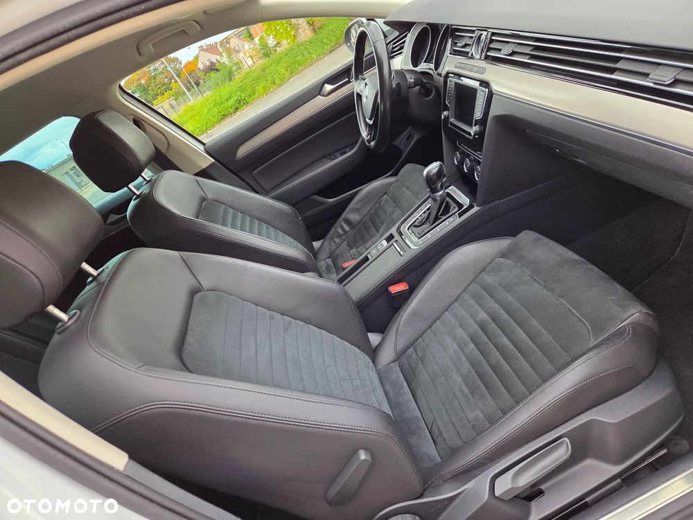 Volkswagen Passat 2.0 TDI SCR 4Mot DSG Comfortline - 27