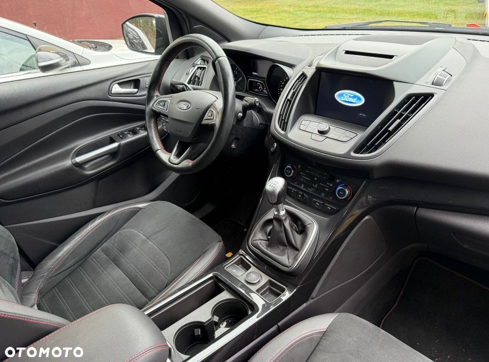 Ford Kuga 1.5 EcoBoost 2x4 ST-Line - 6