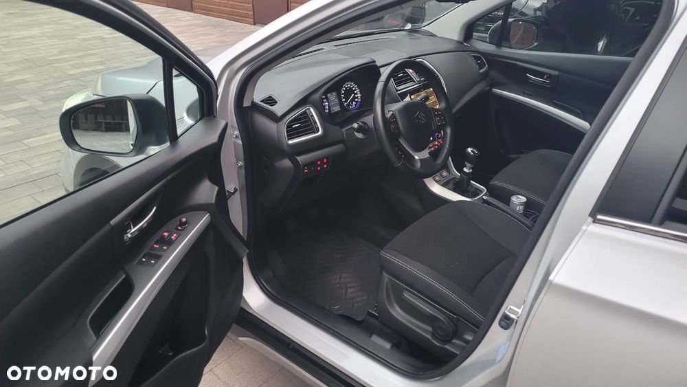 Suzuki SX4 S-Cross 1.4 T Premium - 9