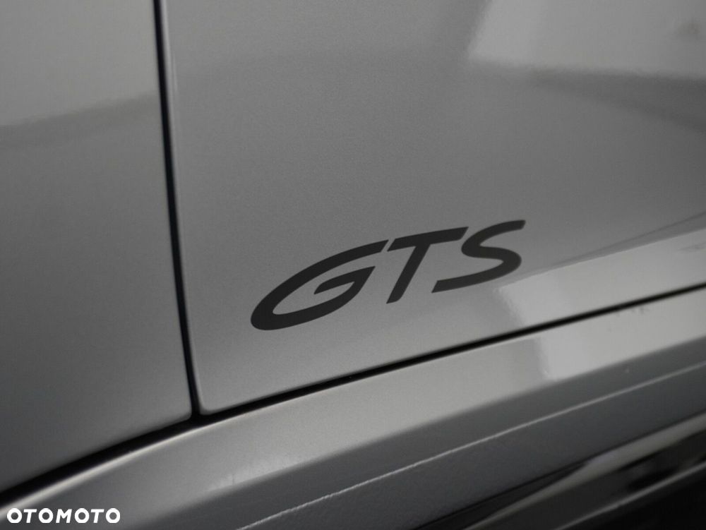 Porsche 911 Targa T-Hybrid 4 GTS - 13