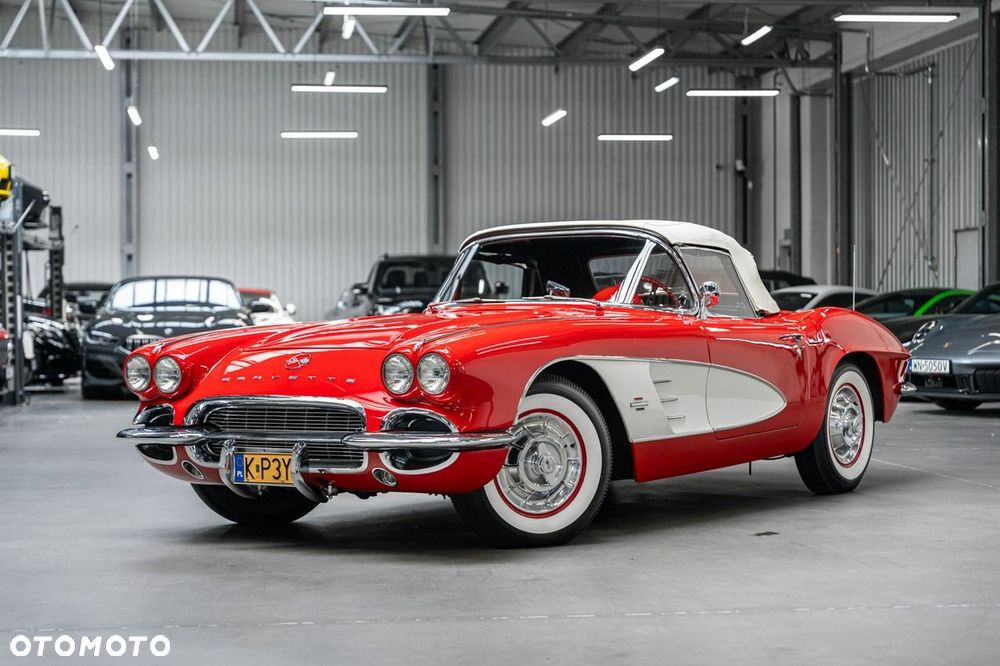Chevrolet Corvette - 12
