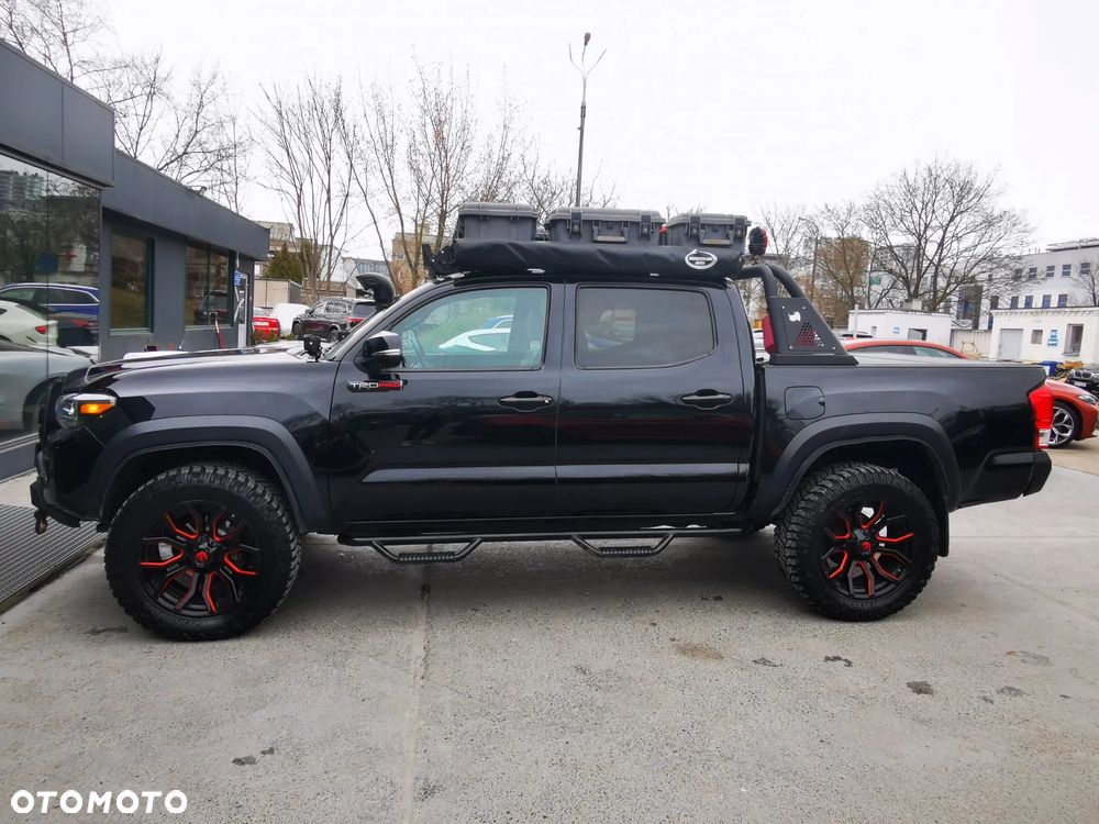 Toyota Tacoma - 38