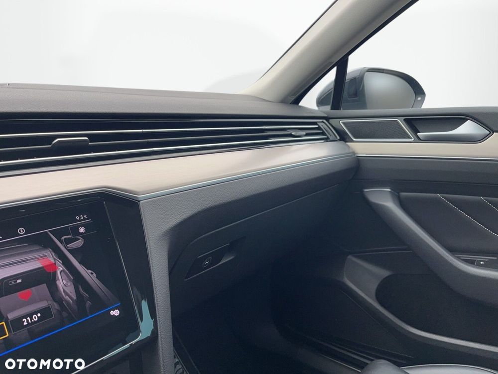 Volkswagen Passat Variant 2.0 TSI Elegance DSG - 37