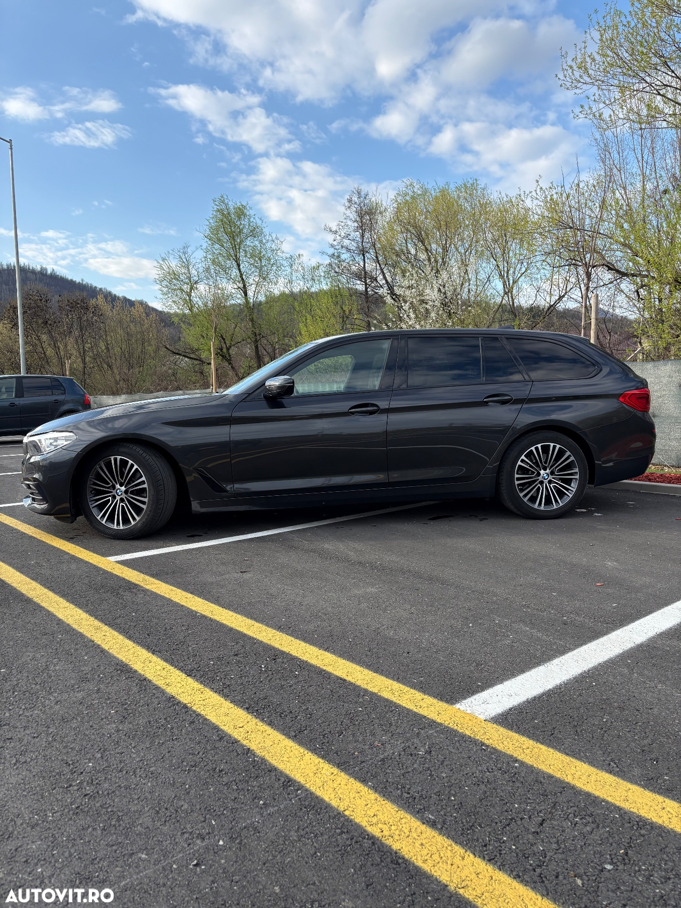 BMW Seria 5 520d Touring Aut. Sport Line - 4