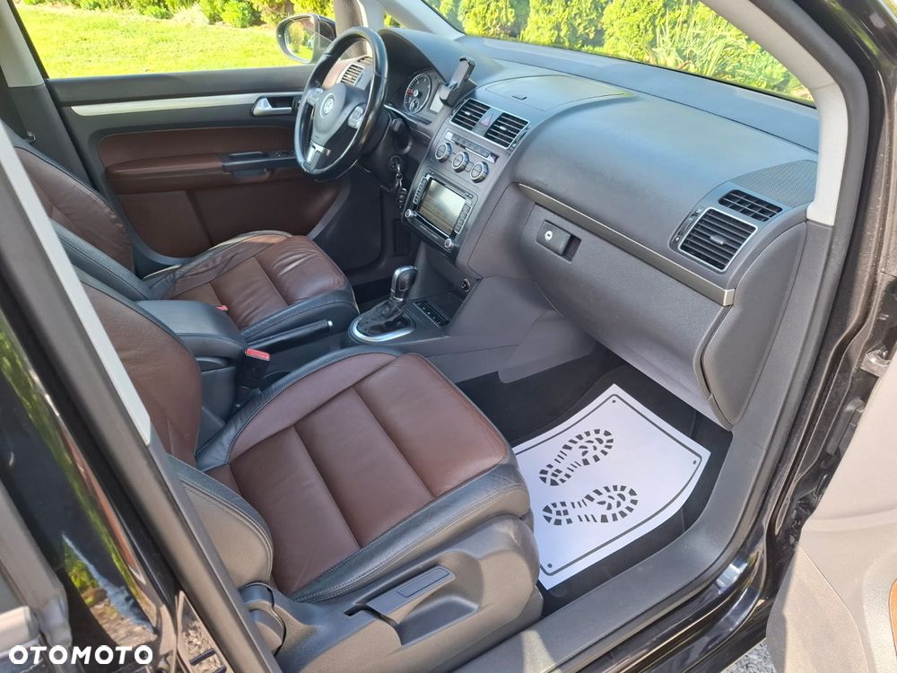 Volkswagen Touran 2.0 TDI DPF Highline DSG - 23