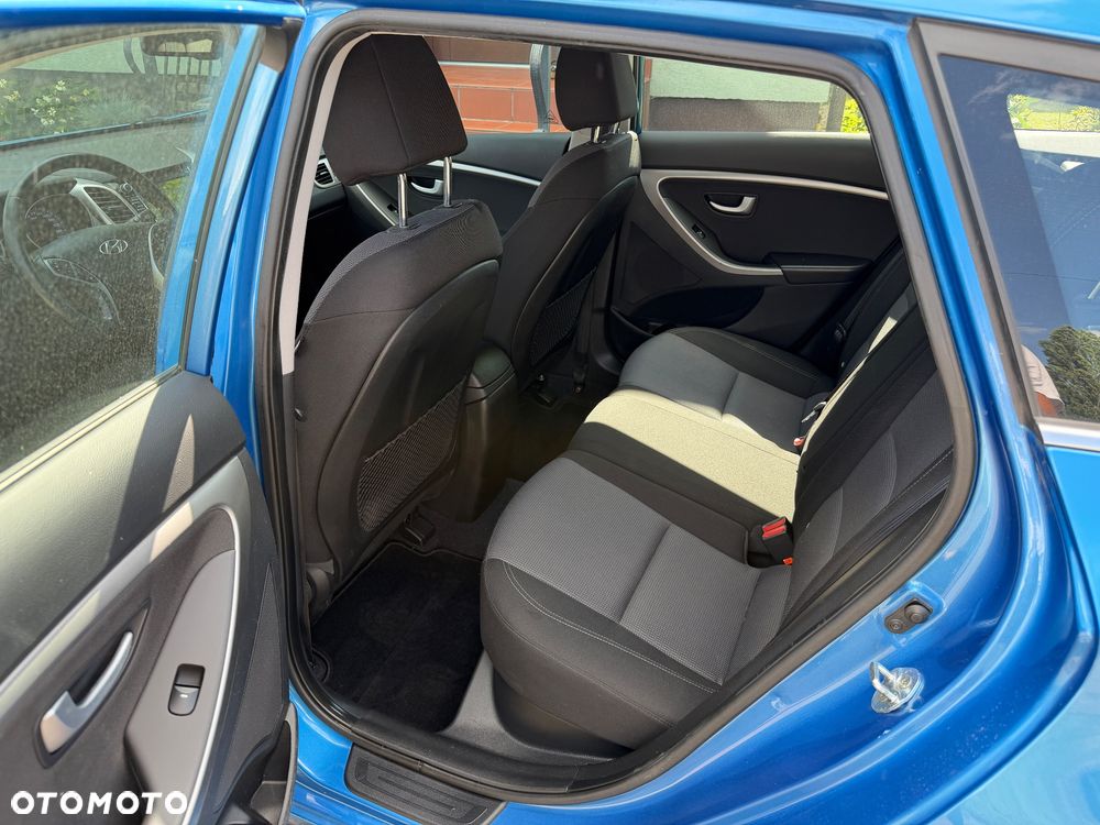 Hyundai i30 Kombi 1.6 GDi DCT Premium - 27