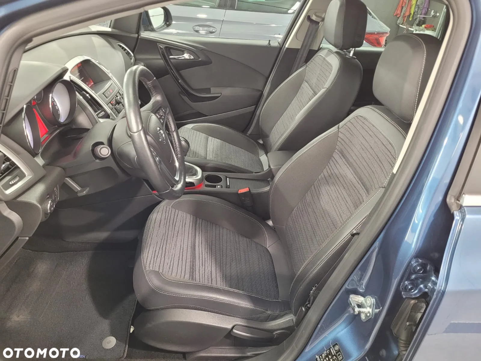 Opel Astra IV 1.4 T Cosmo S&S - 21