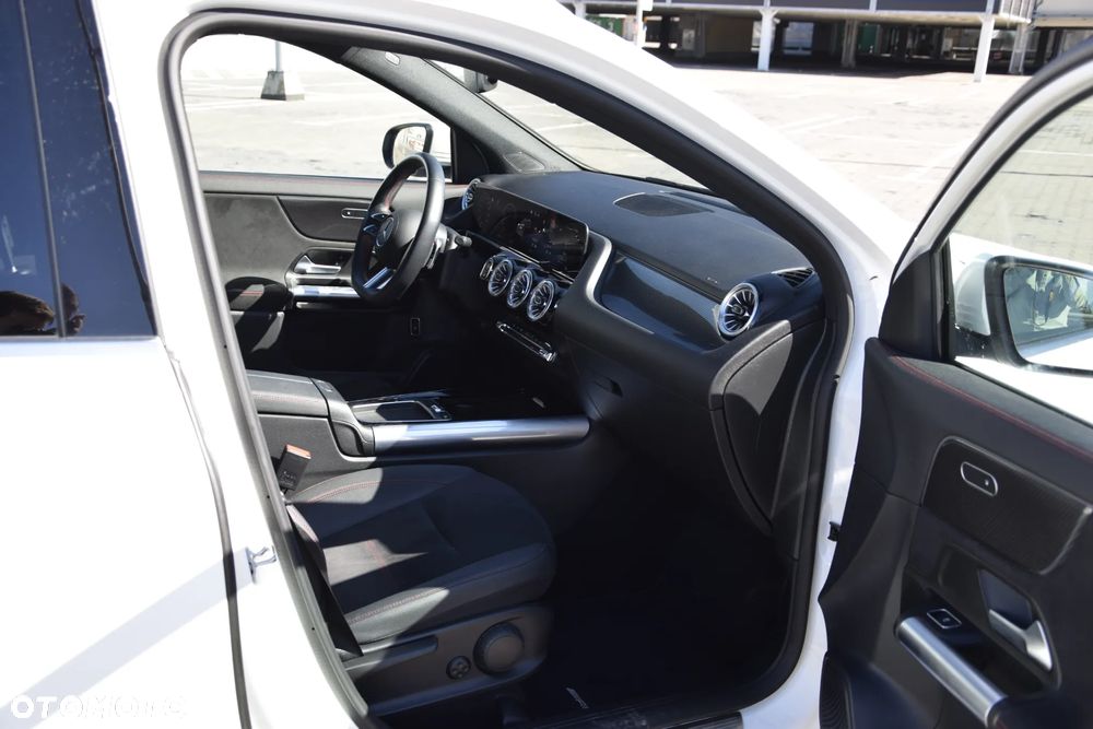 Mercedes-Benz GLA 200 AMG Line - 6