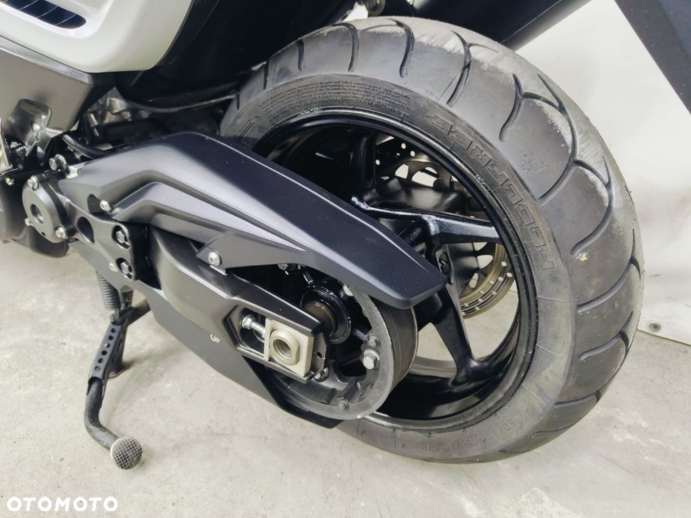 Yamaha Tmax - 22