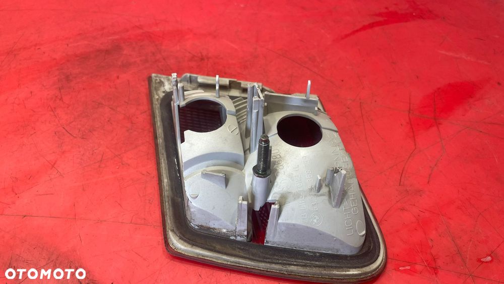 BMW 3 E46 KOMBI  LAMPA LEWA Z KLAPY TYLNA TYŁ - 4