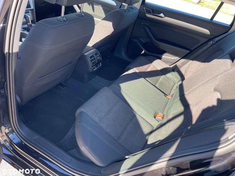 Volkswagen Passat - 26
