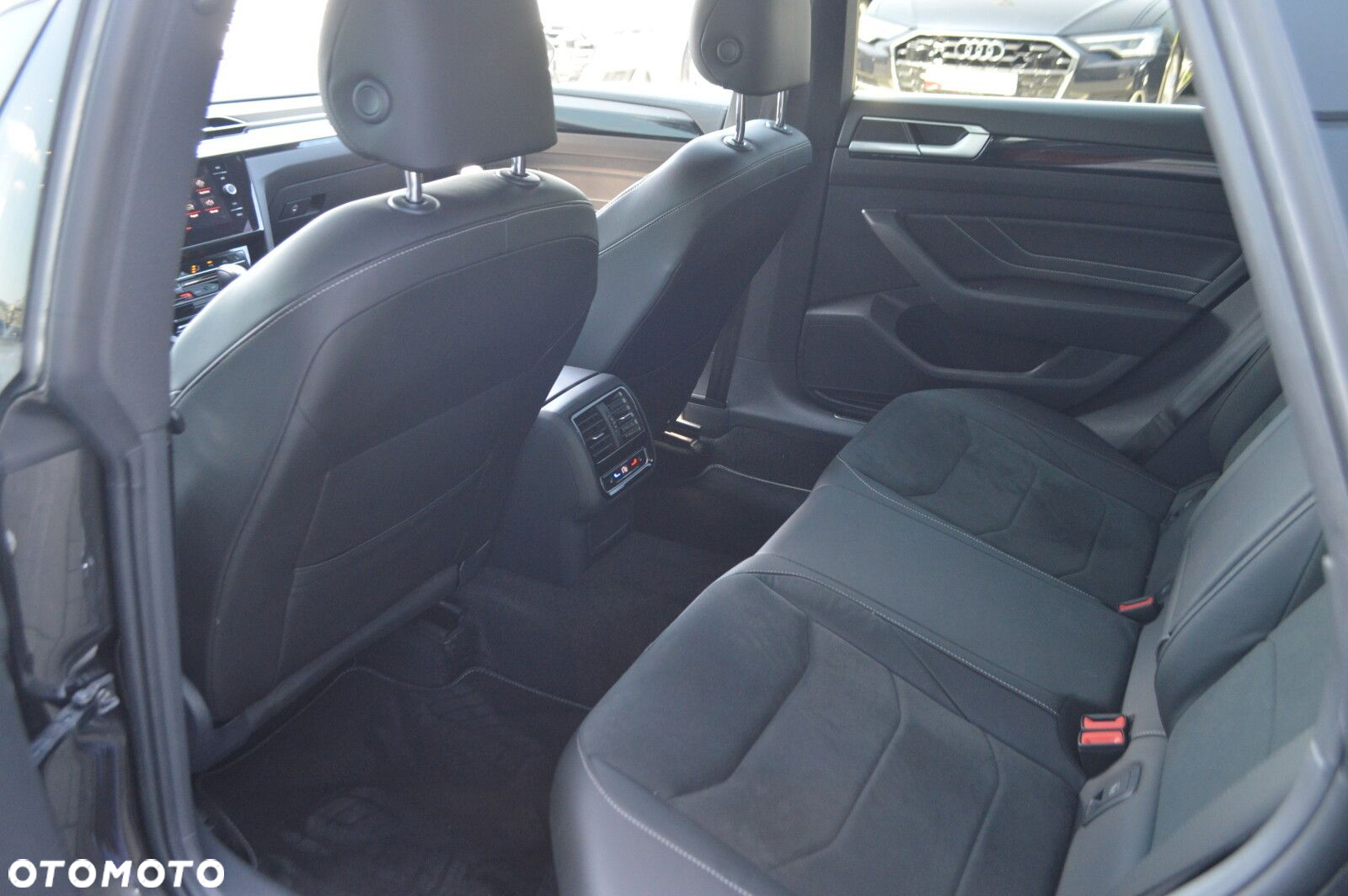 Volkswagen Arteon 2.0 TSI R-Line DSG - 21