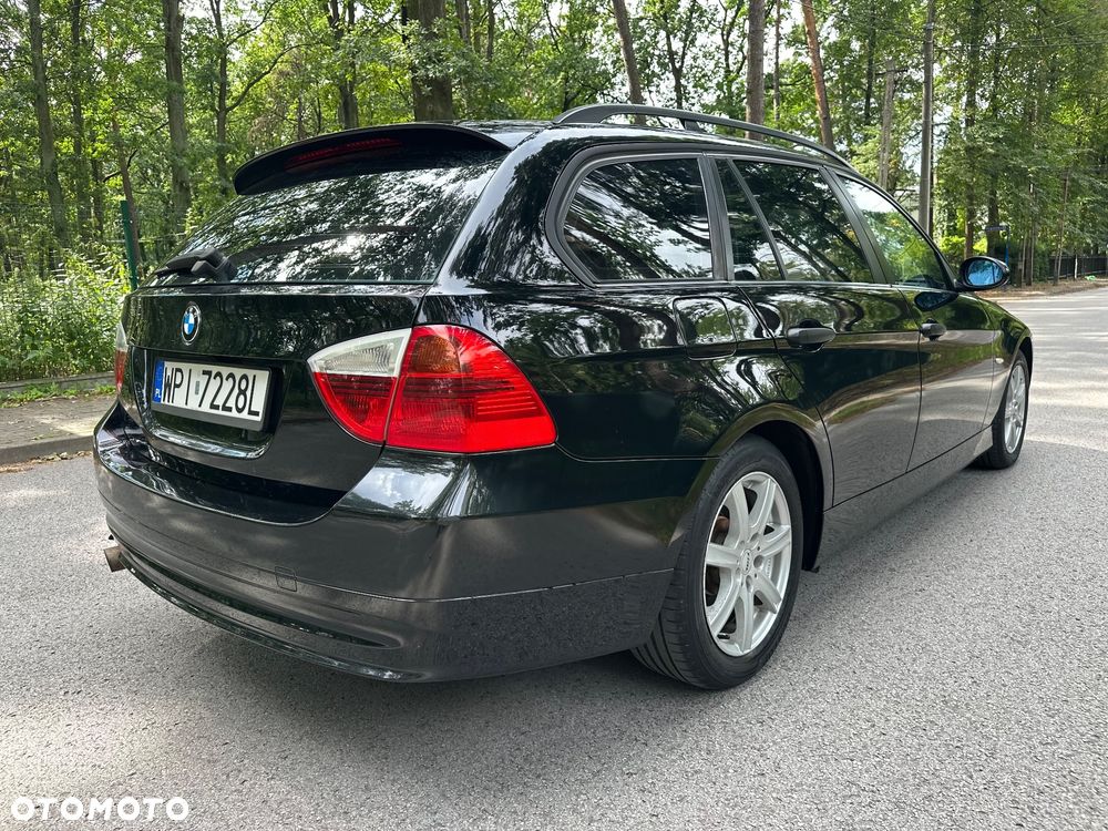 BMW Seria 3 318i - 3