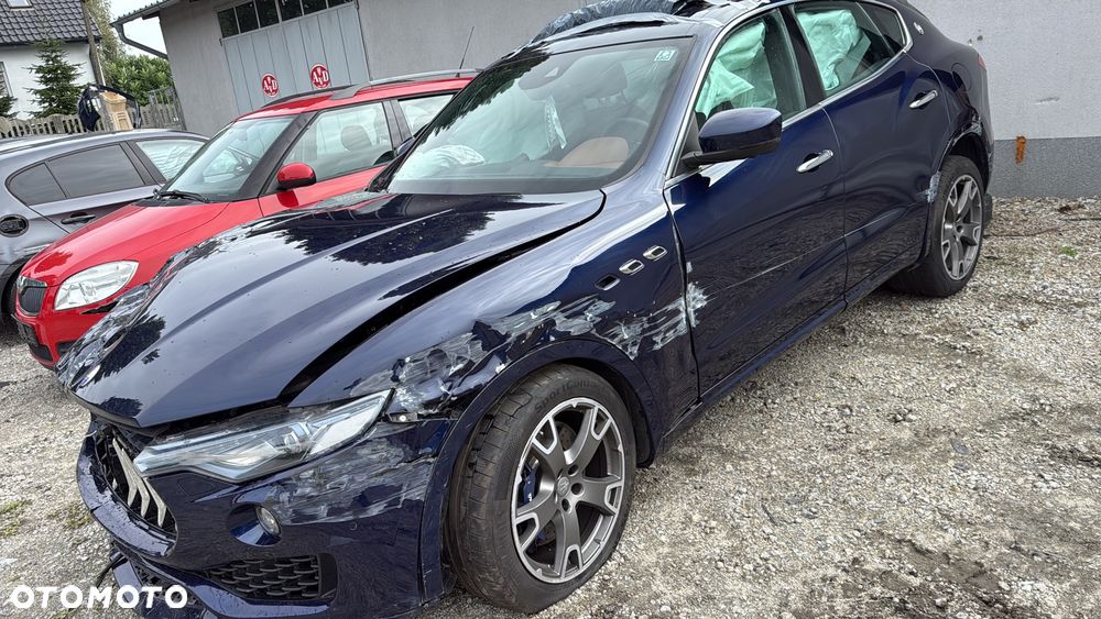 Maserati Levante S - 12