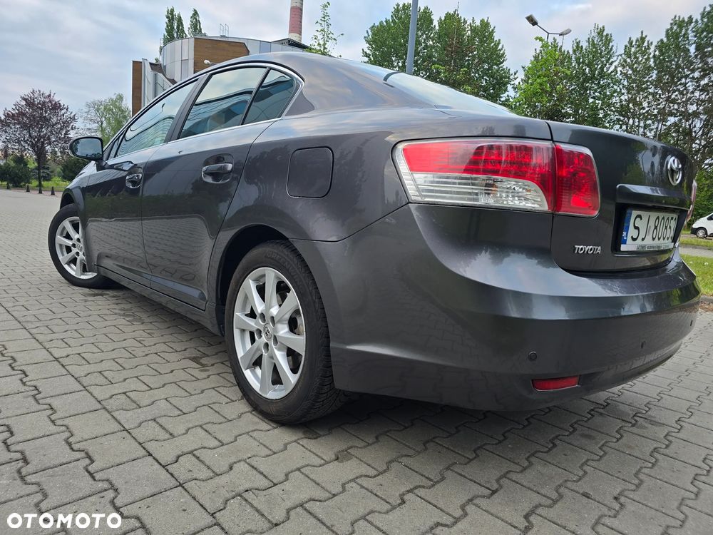 Toyota Avensis 2.0 D-4D Luna - 17