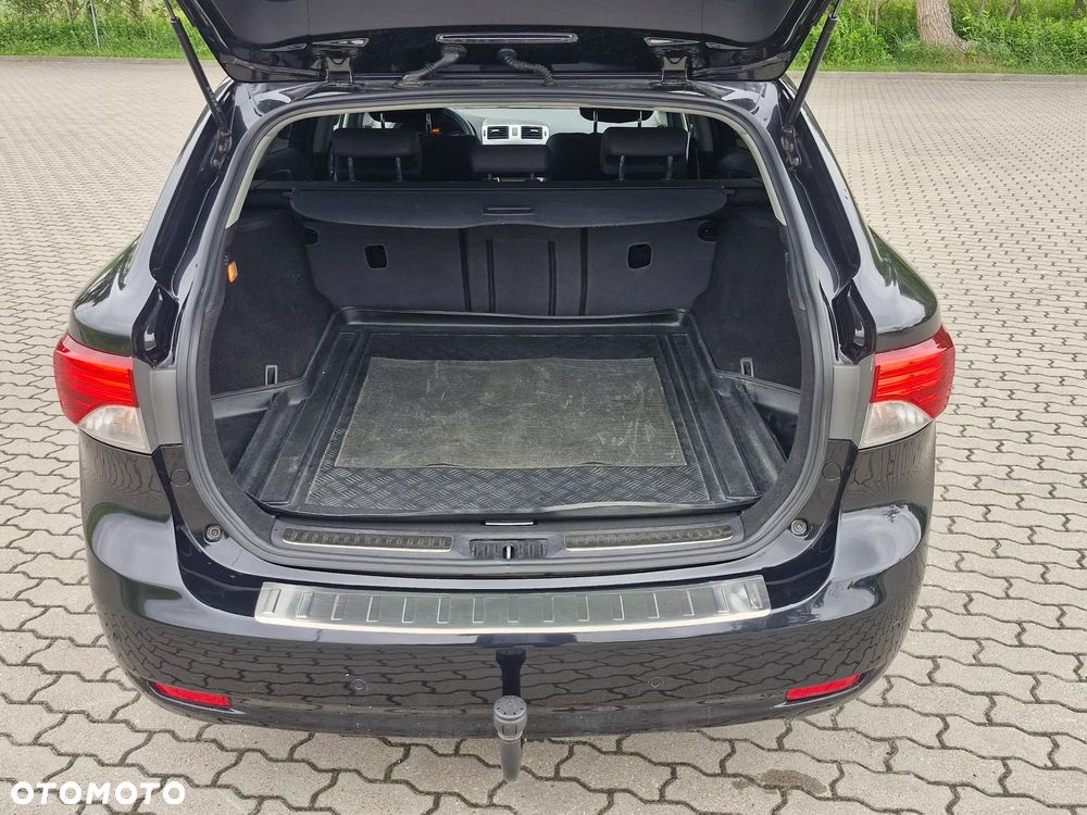 Toyota Avensis 1.8 Active - 17