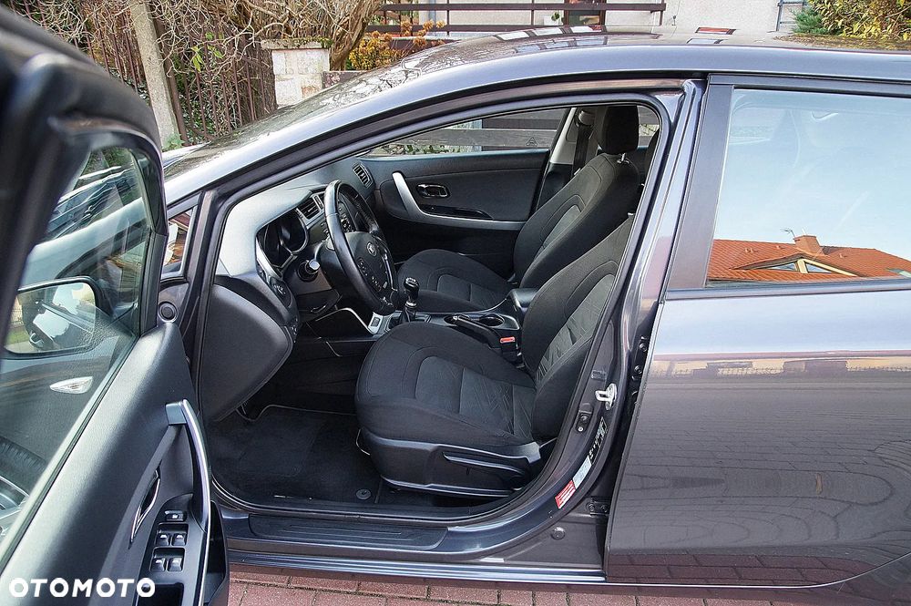 Kia Ceed 1.4 CVVT Attract - 16