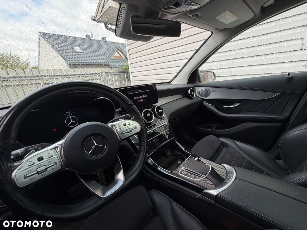 Mercedes-Benz GLC 300 4Matic 9G-TRONIC AMG Line Plus - 10