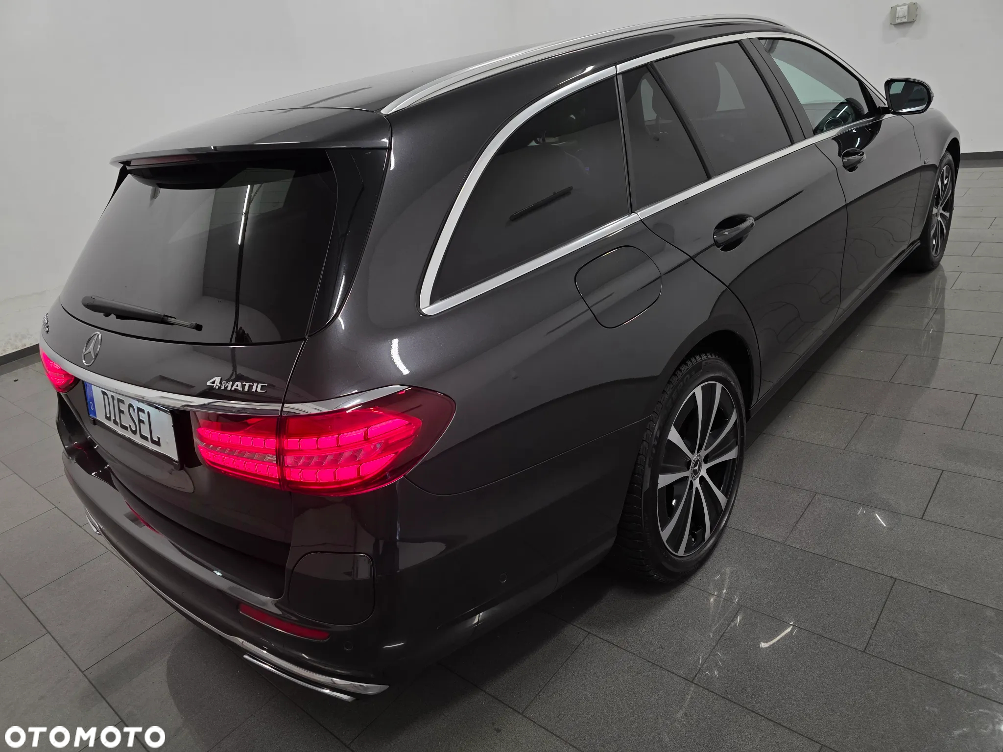 Mercedes-Benz Klasa E 300 de 9G-TRONIC Exclusive - 6
