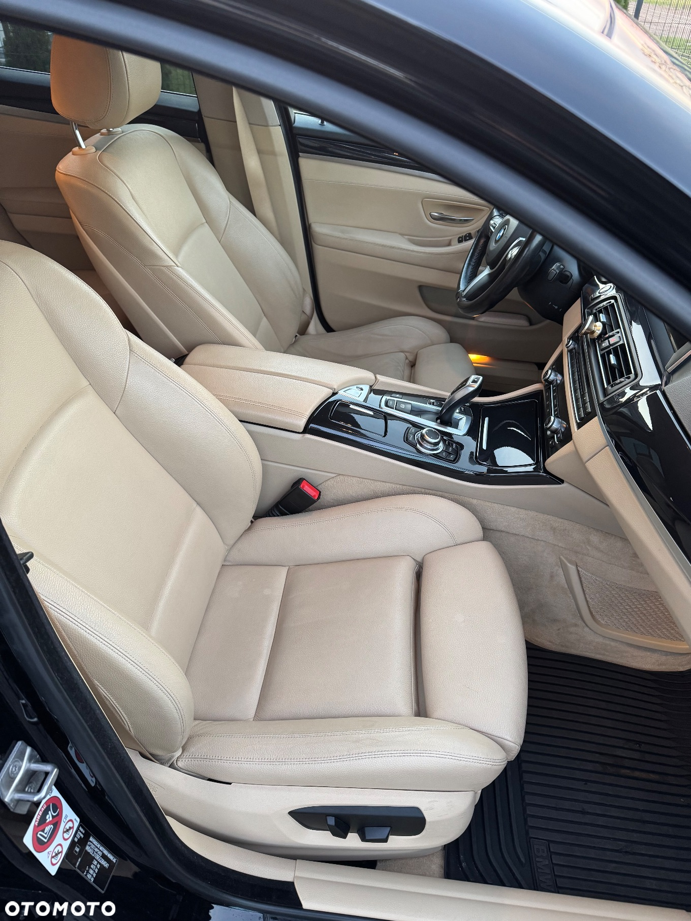 BMW Seria 5 520d Sport Line - 12