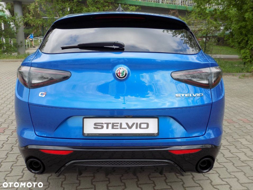 Alfa Romeo Stelvio - 8
