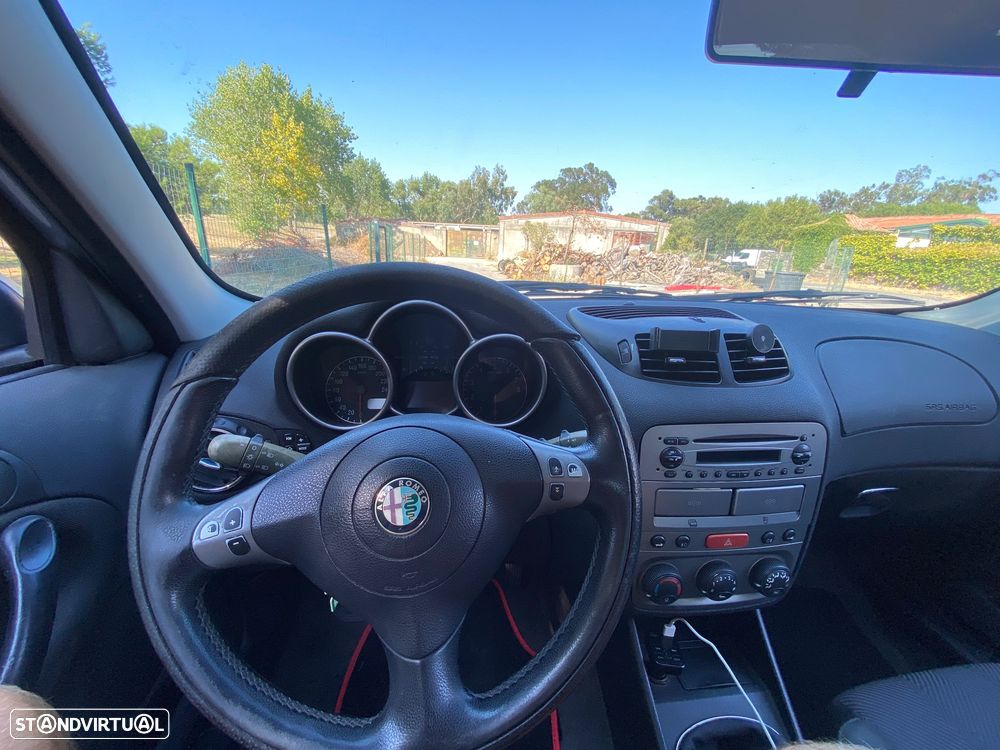 Alfa Romeo 147 1.6 TS - 12