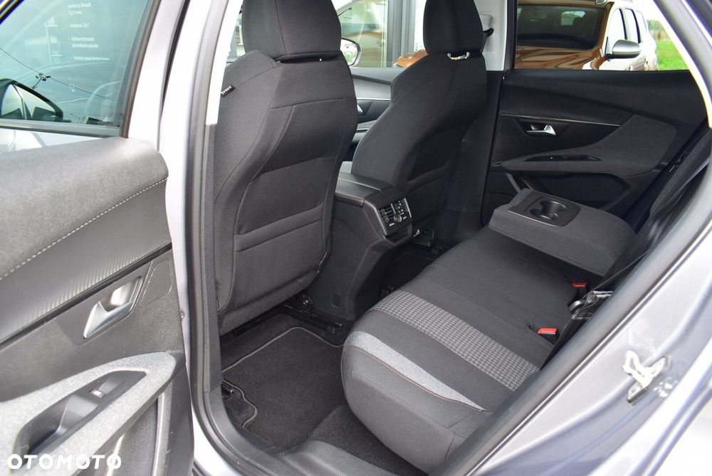 Peugeot 3008 1.5 BlueHDi Active S&S EAT8 - 23