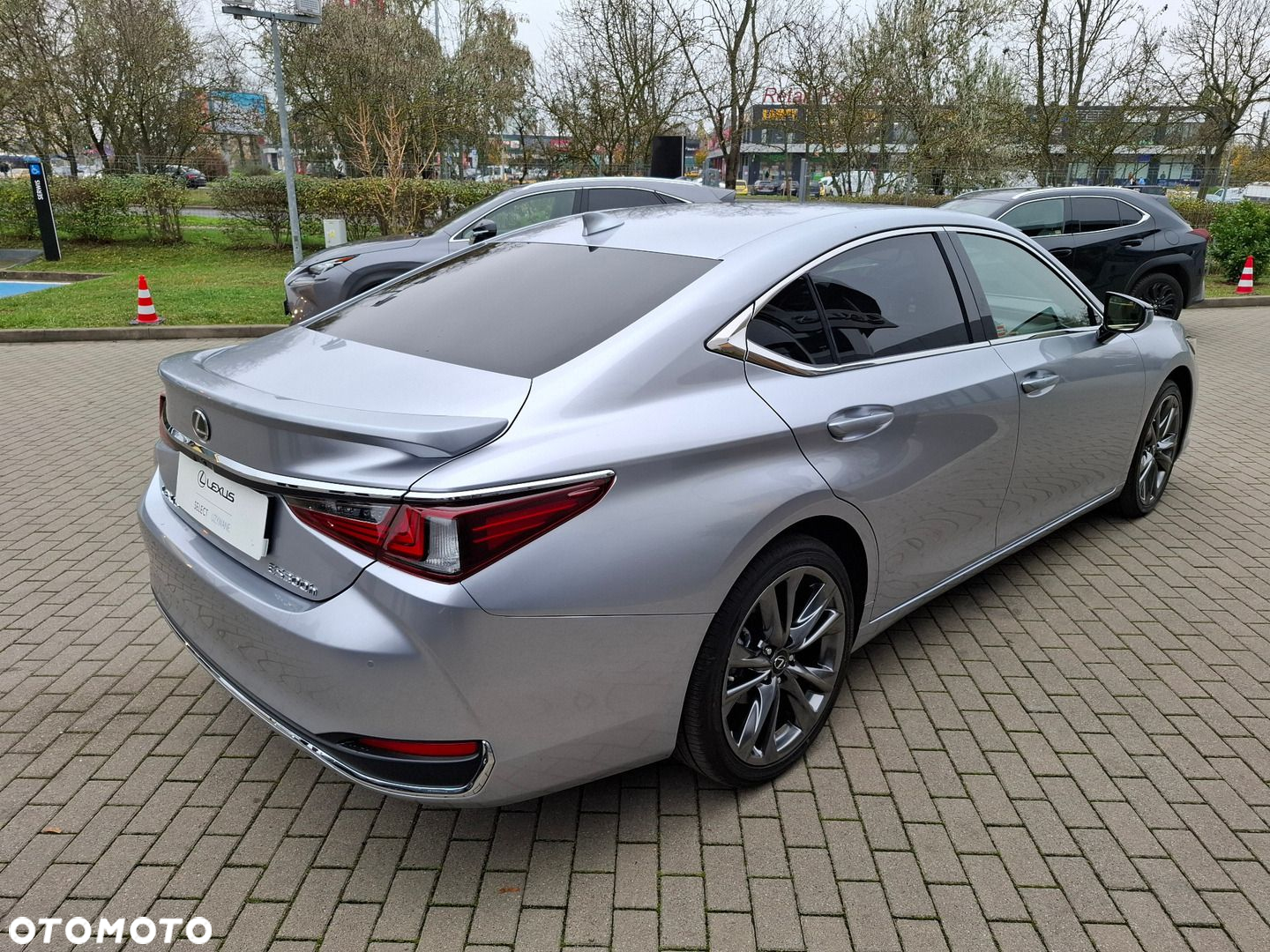 Lexus ES - 5