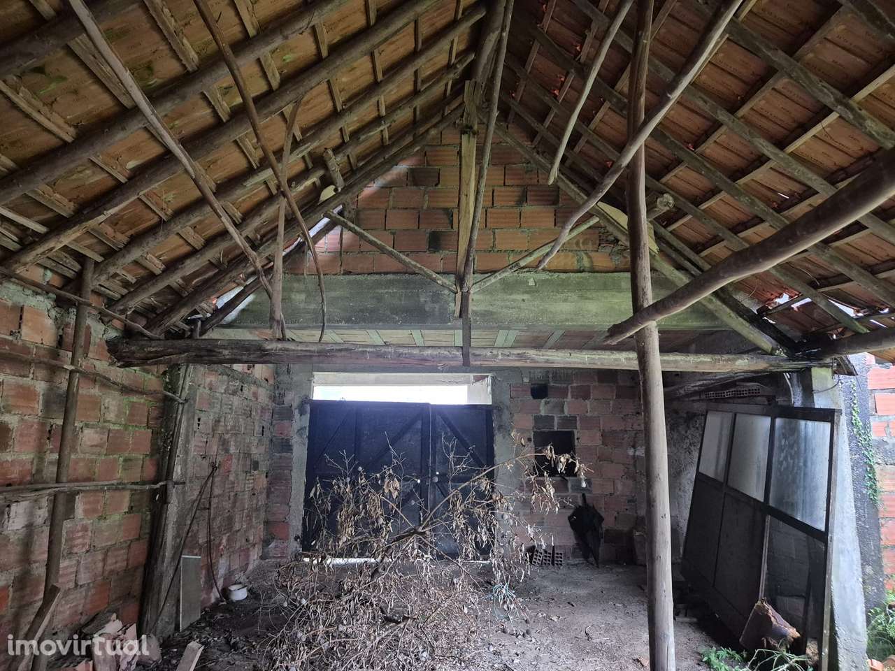 Moradia para Reabilitação com Terreno de 6.500m² em Vila Cã, Pombal - Grande imagem: 5/12