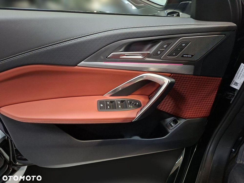 BMW iX2 eDrive20 66.5kWh M Sport - 14
