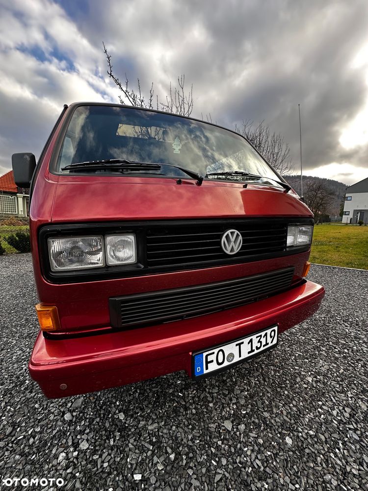 Volkswagen Multivan - 1