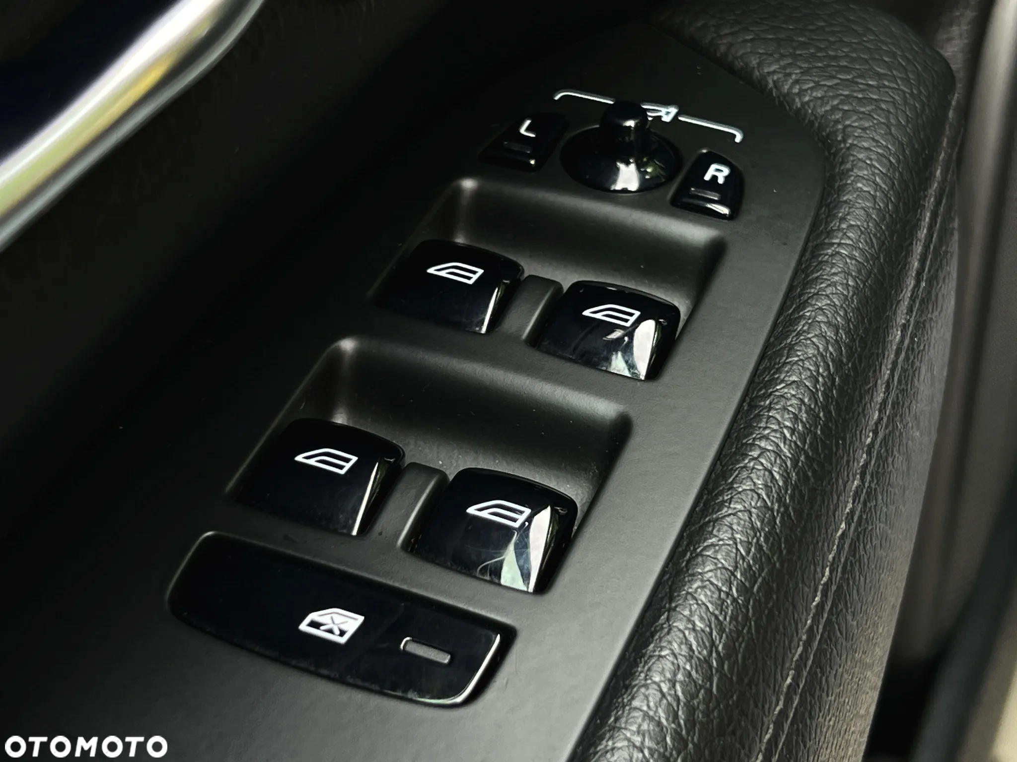 Volvo V90 D4 Momentum Pro - 25