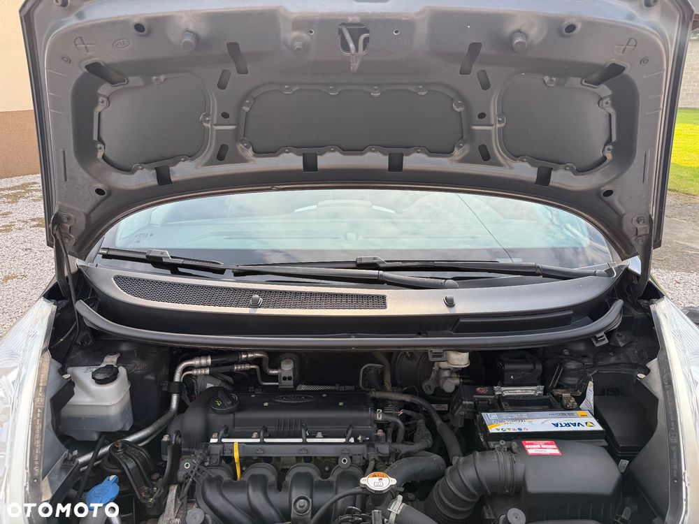Kia Venga 1.6 L - 28