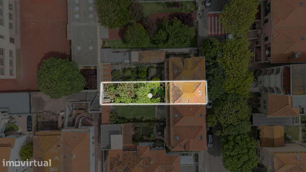 Moradia T4 com jardim junto à praia e ao centro de Leça da Palmeira - Grande imagem: 2/16