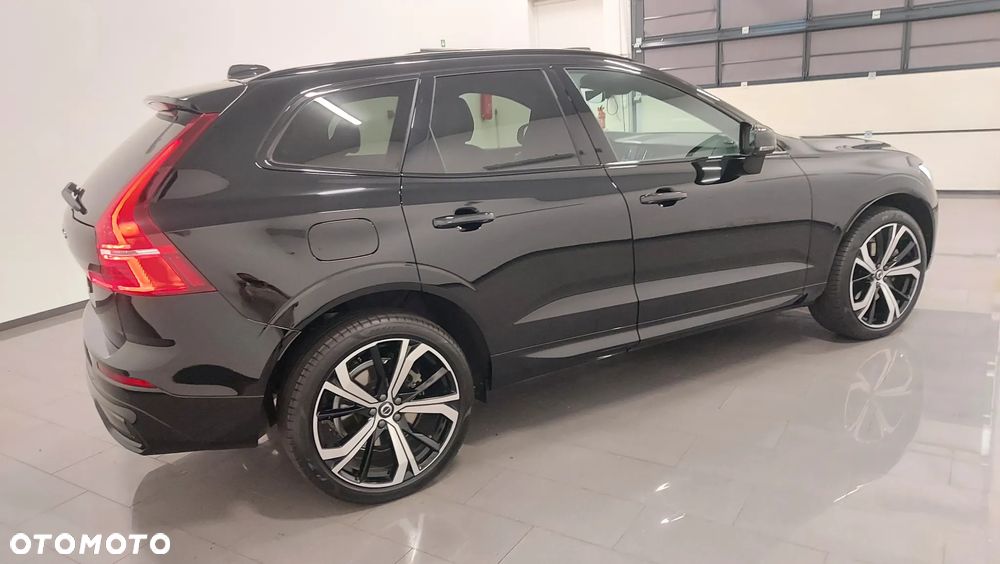 Volvo XC 60 B4 D Plus Dark - 3