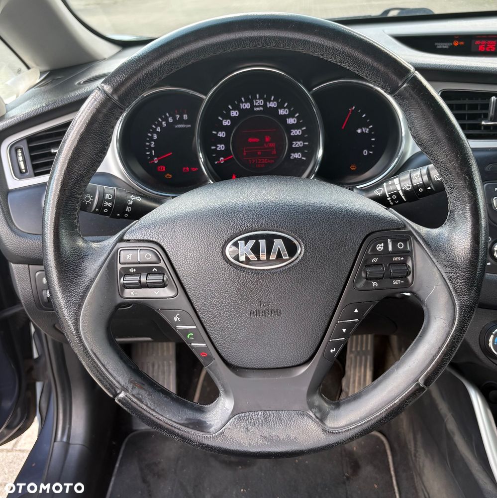 Kia Ceed 1.4 L - 24