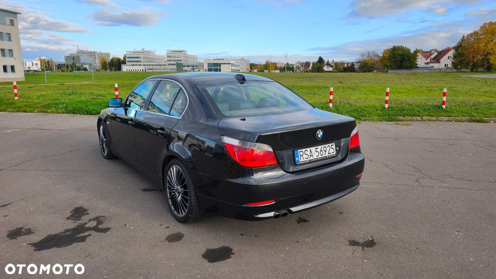BMW Seria 5 520i - 14