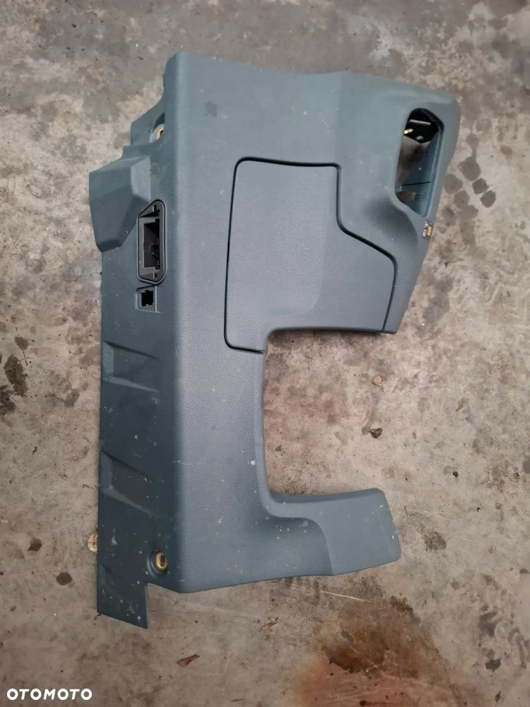 AUDI Q2 PLASTIK POD KIEROWNICE - 1